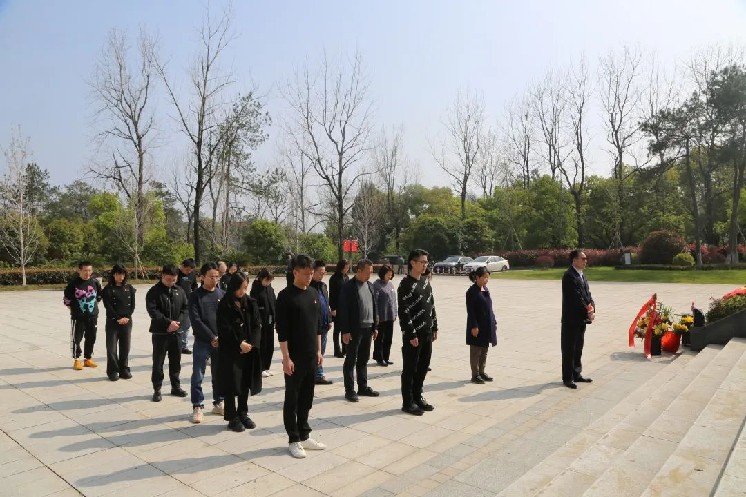 弘揚傳統(tǒng)精神，緬懷革命先烈 | 集團黨總支開展清明祭掃革命先烈活動
